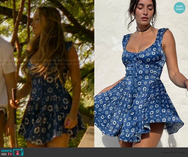 Vanessa Mooney Indigo Flower Navy Blue Mini Dress worn by Sophia Kinney (Lilah Pate) on The Runarounds