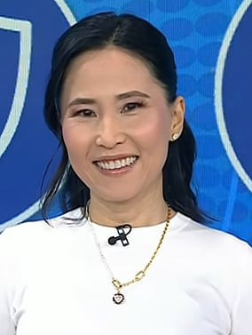 Vicky’s heart pendant with pearl necklace on Today