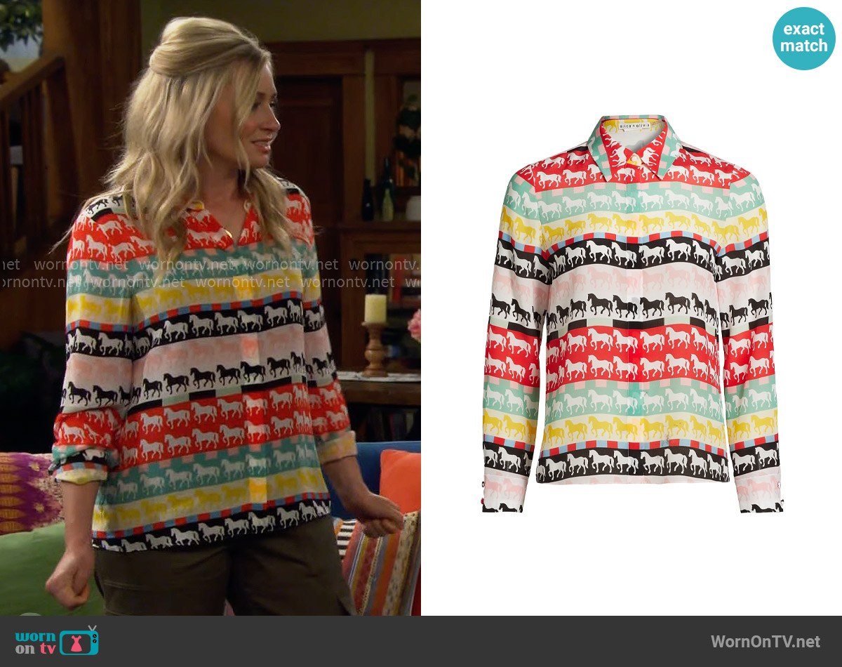 Alice + Olivia Willa Shirt in Stallion worn by Gemma (Beth Behrs) on The Neighborhood