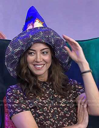 Aubrey Plaza’s brown floral short sleeve shirt on Today