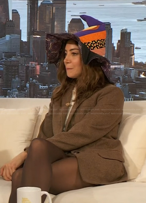Aubrey’s brown blazer and mini skirt on The Drew Barrymore Show
