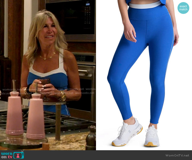 Beyond Yoga Trophy Spacedye High Waist Leggings in Court Blue Heather/Cloud worn by Amy Kaplan on The Golden Bachelor