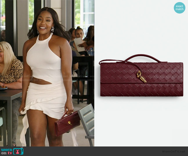Bottega Veneta Andiamo Clutch worn by Jassi Harris on The Real Housewives of Potomac