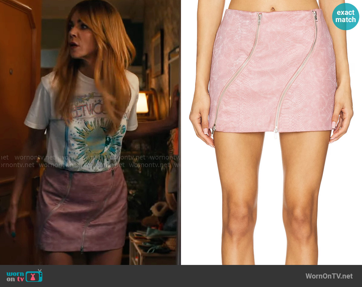 BY.DYLN x Revolve Domenica Skirt worn by Morgan Gillory (Kaitlin Olson) on High Potential