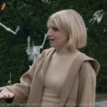 Sharon’s beige hooded zip jacket on Elsbeth
