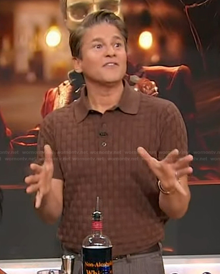 David Burtka’s brown weave polo on Sherri