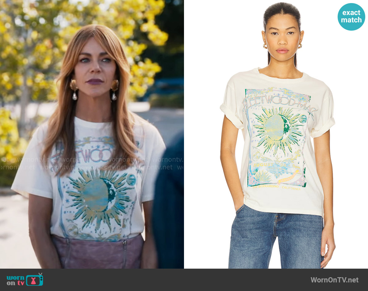 Daydreamer Fleetwood Mac Dreams Boyfriend Tee worn by Morgan Gillory (Kaitlin Olson) on High Potential