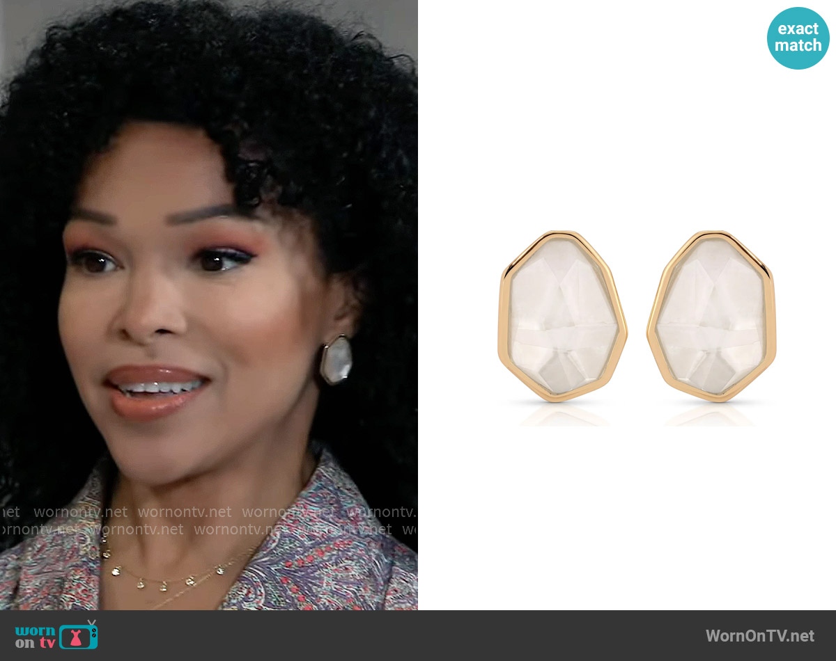 Ettika Seastone Stud Earrings in Mother Of Pearl worn by Portia Robinson (Brook Kerr) on General Hospital