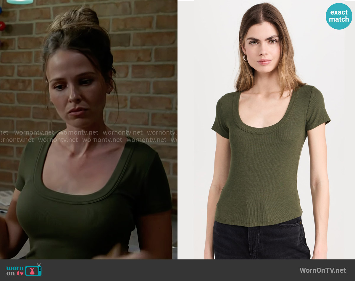 Frame Rib Baby Tee in Fatigue worn by Lyla 'Lizzy' Novak (Jocelyn Hudon) on Chicago Fire