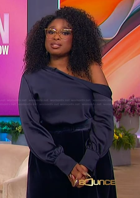 Jennifer’s navy off shoulder top on The Jennifer Hudson Show