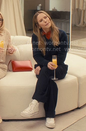 Joanne’s navy v-neck sweater on Nobody Wants This