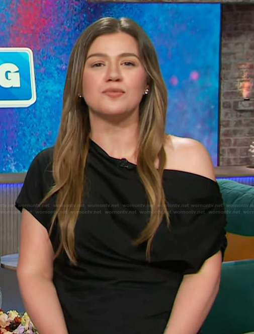 Kelly’s black off shoulder top on The Kelly Clarkson Show