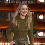 Kristen Bell’s green pleated dress on The Kelly Clarkson Show