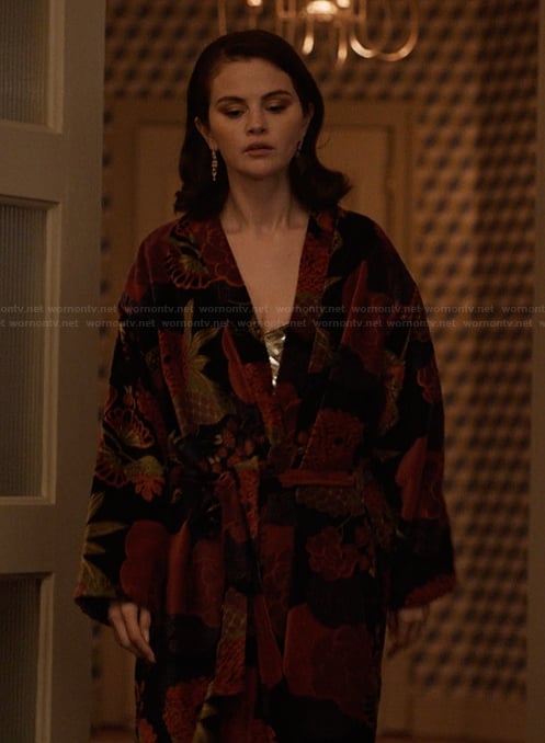 Mabel’s black floral robe on Only Murders in the Building