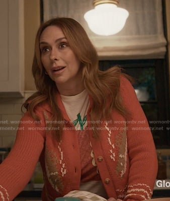 Maddie’s white print tee and red cardigan on 9-1-1