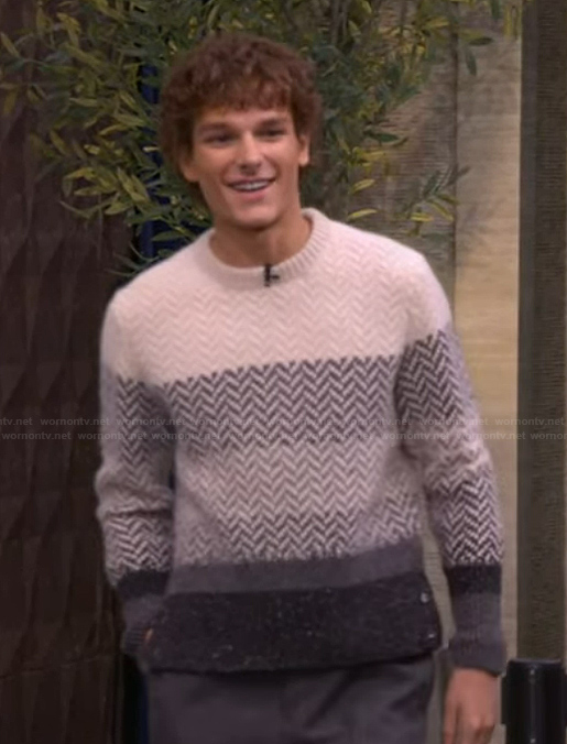 Mason Thames’s gray herringbone knit sweater on Live with Kelly and Mark