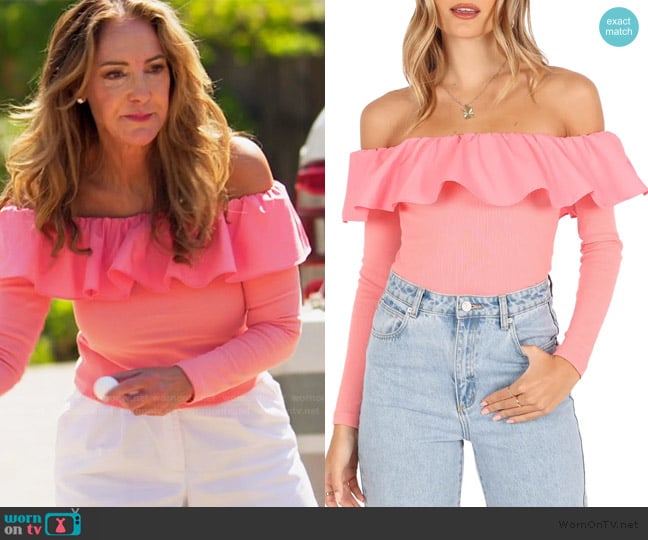 Petal & Pup Cloe Popover Off the Shoulder Top worn by Robin Rocha on The Golden Bachelor