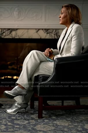 Robin’s silver heeled sneakers on Good Morning America