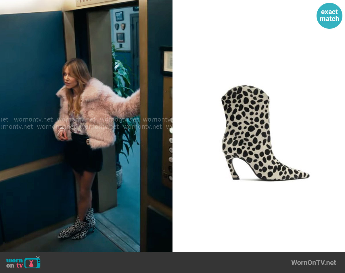 Schutz Maryann Curve Pointy Toe Booties worn by Morgan Gillory (Kaitlin Olson) on High Potential