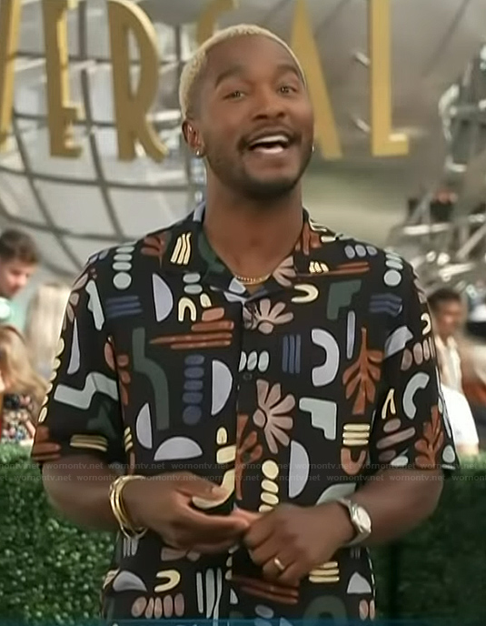 Scott’s black printed shirt on Access Hollywood