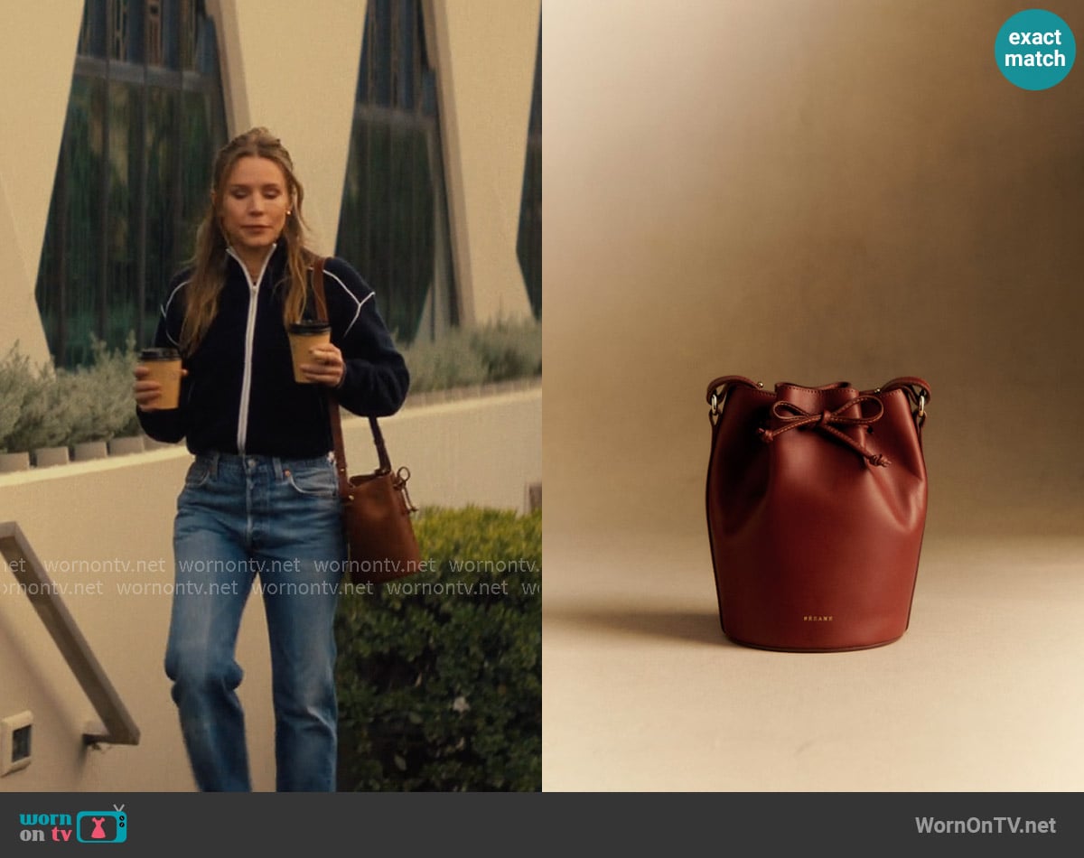 Sezane Farrow Mini Bag in Natural Heritage worn by Joanne (Kristen Bell) on Nobody Wants This