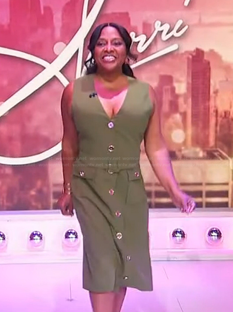 Sherri’s green button front dress on Sherri