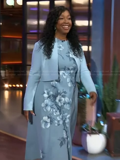 Shonda Rhimes’s blue floral print dress and jacket on The Kelly Clarkson Show