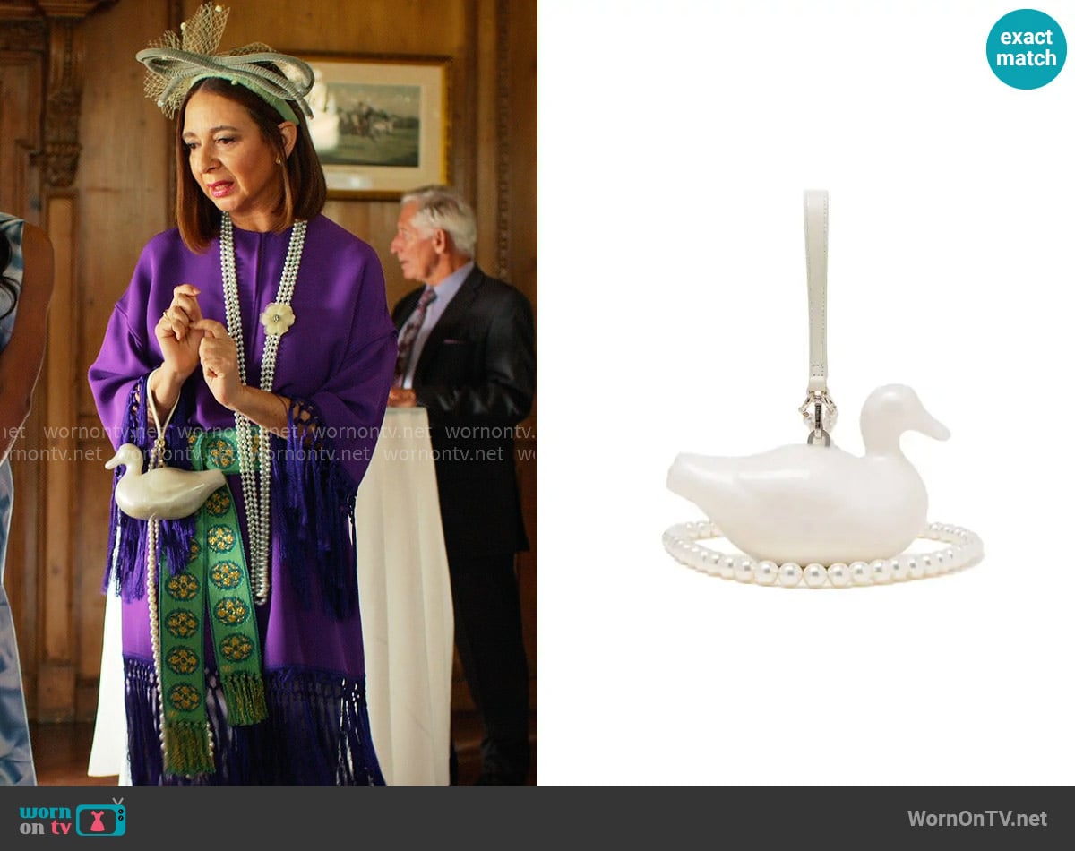 Simone Rocha Duck clutch bag worn by Molly Novak (Maya Rudolph) on Loot