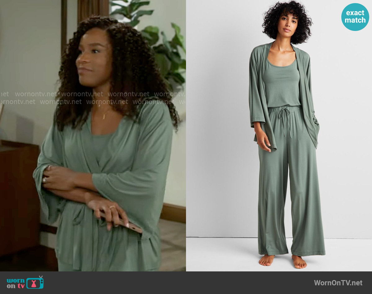 State of Day 3-Piece Fluid-Knit Pajama Set in Organic Green worn by Naomi Hamilton Hawthorne (Arielle Prepetit) on Beyond the Gates
