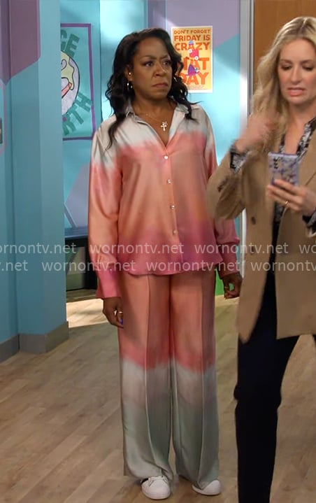Tina’s pink ombre shirt and pants set on The Neighborhood