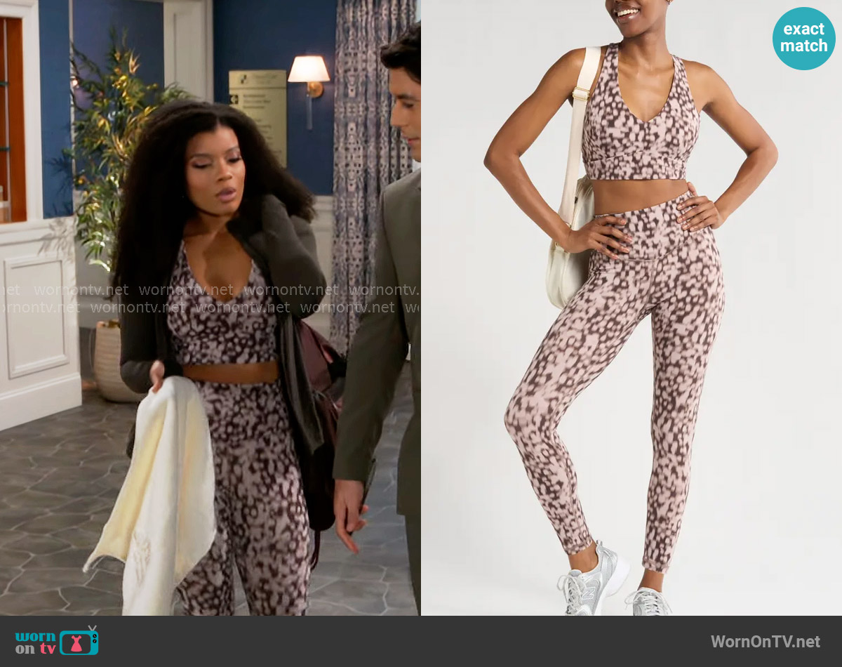 Zella Studio Luxe V-Neck Racerback Sports Bra in Brown Tortoise Shell worn by Eva Thomas (Ambyr Michelle) on Beyond the Gates