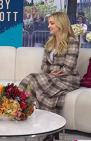 Abby Elliott’s brown plaid blazer and skirt on Today