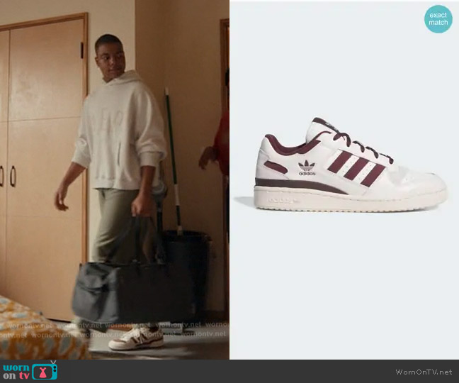 Adidas Forum Low CL Shoes in off white and brown worn by Harry Grant (Elijah M. Cooper) on 9-1-1