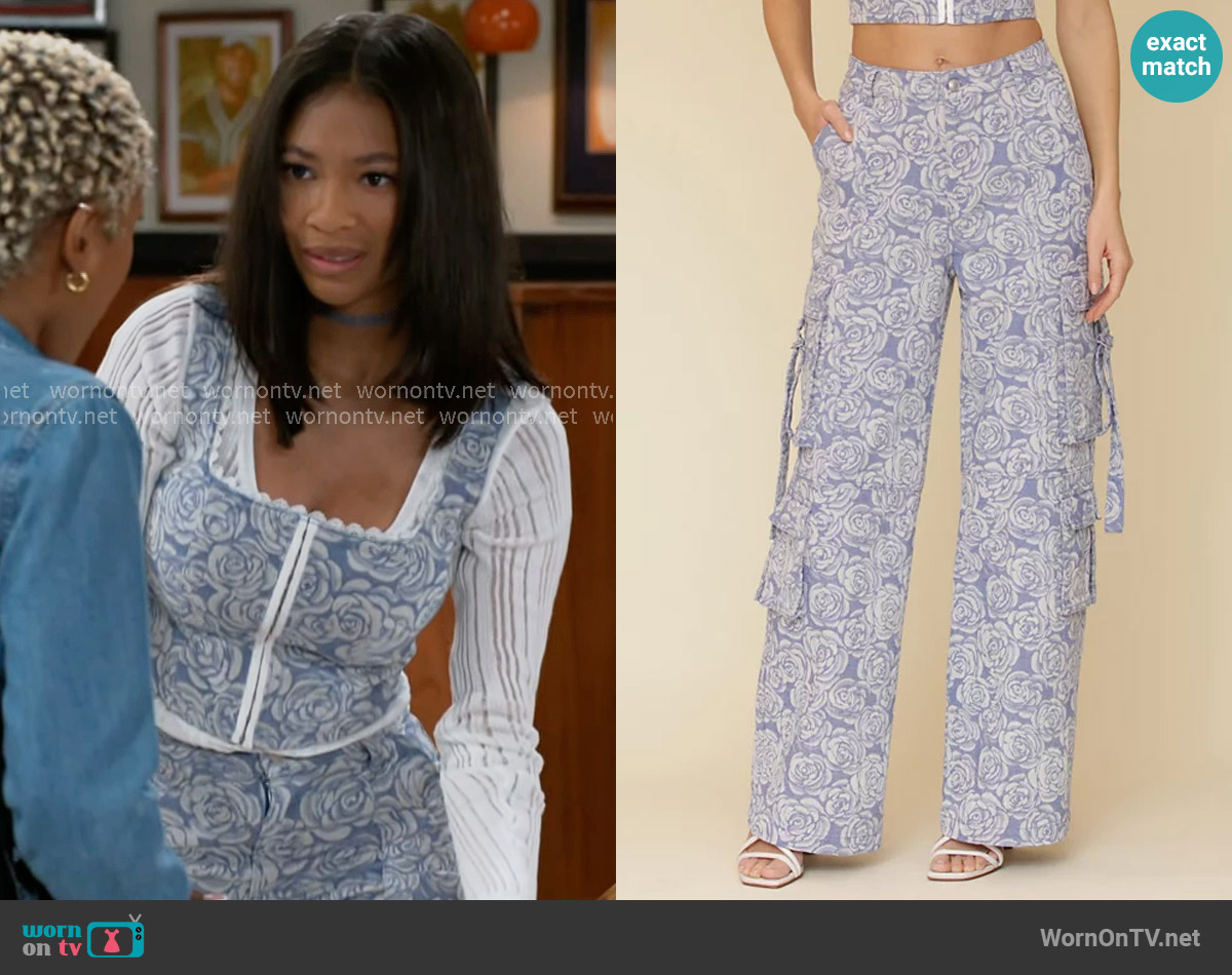 Avec Les Filles Floral Print Wide-Leg Cargo Pants worn by Jessica Harris (Camryn Jade) on Beyond the Gates