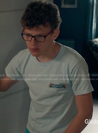 Christopher’s blue tee on 9-1-1
