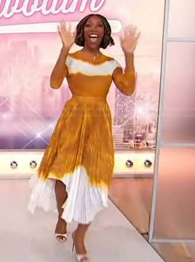 Ego Nwodim’s yellow tie dye top and skirt on Sherri