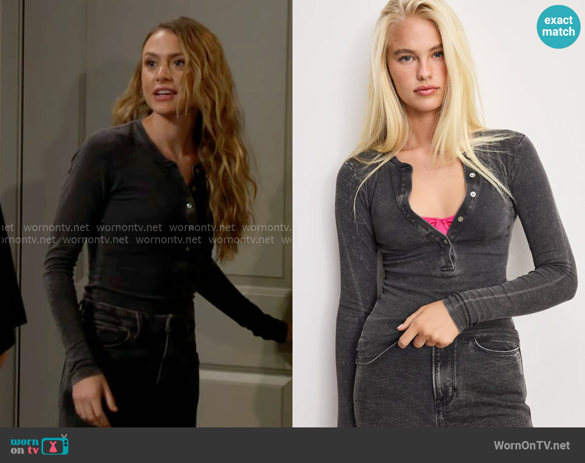 Good American Jeanius Fitted Henley worn by Claire Grace (Hayley Erin) on The Young and the Restless