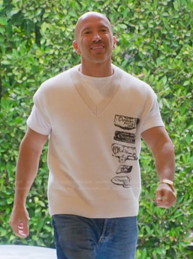 Jason’s white printed vest on Selling Sunset