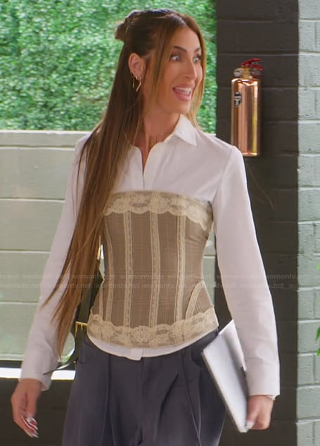 Kaylee’s lace trim corset on Selling the OC