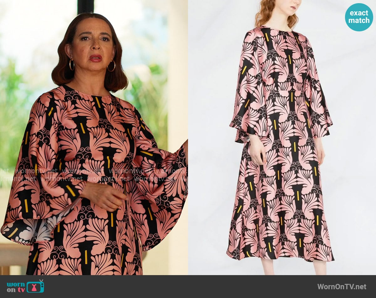 La DoubleJ Sorella Dress worn by Molly Novak (Maya Rudolph) on Loot