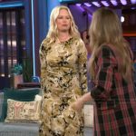 Mary Lynn Rajskub’s printed gathered dress on The Kelly Clarkson Show