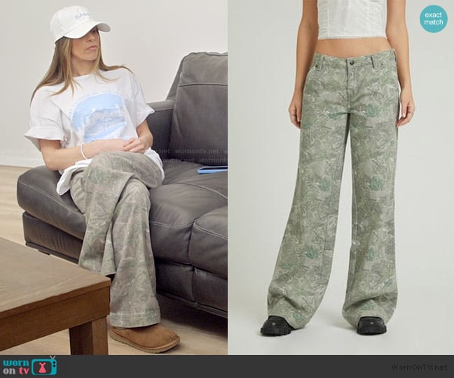 Pacsun Tree Camo Low Rise Baggy Pants worn by Taylor Frankie Paul on The Secret Lives of Mormon Wives