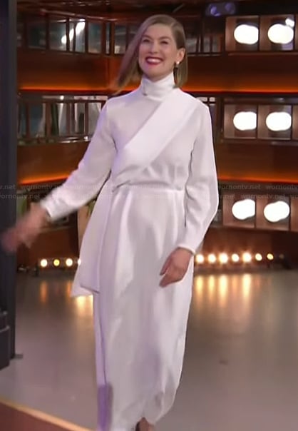 Rosamund Pike’s white turtleneck dress on The Kelly Clarkson Show