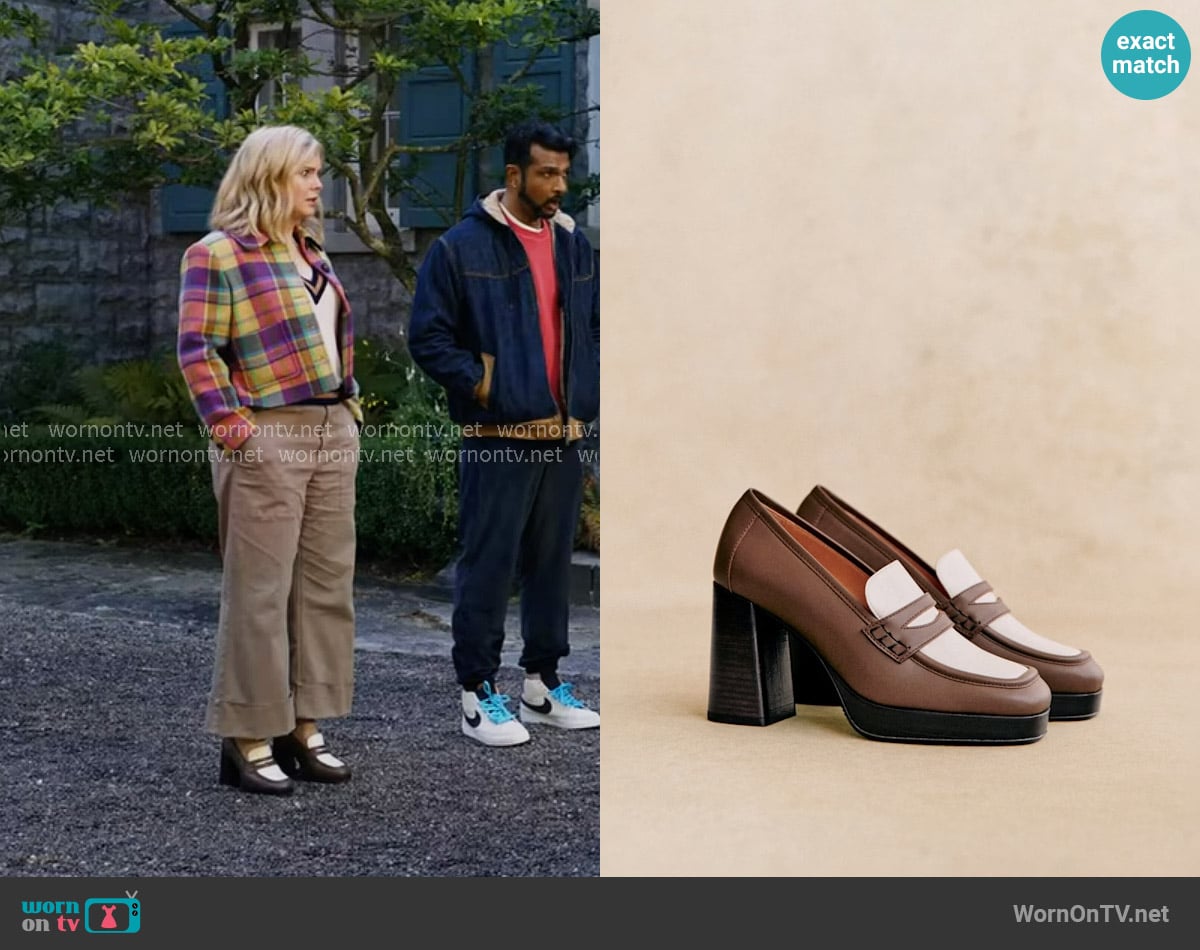 Sezane Jessie Loafers in Multi Taupe worn by Sam (Rose McIver) on Ghosts