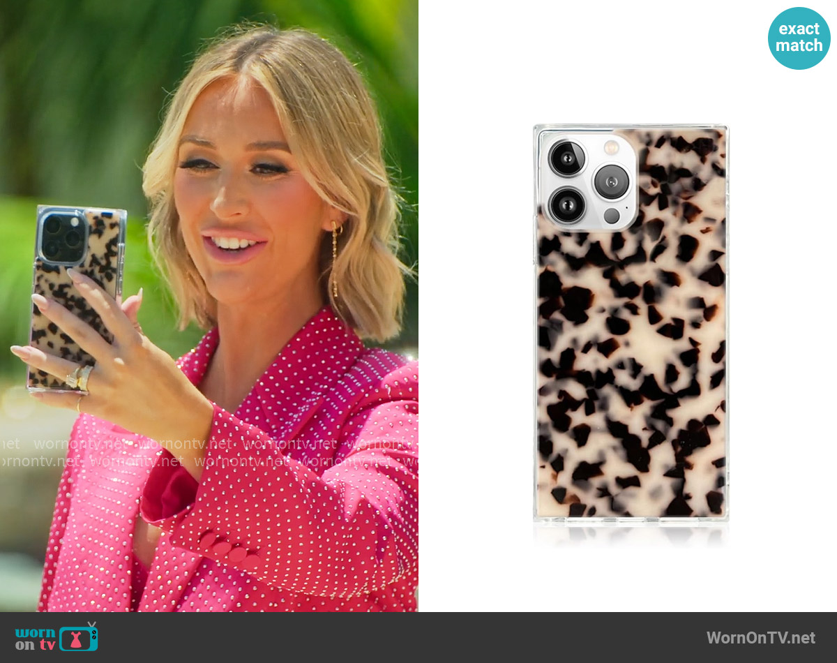 Square Protective Case in Blonde Tortoise Shell worn by Ashtyn Zerboni (Ashtyn Zerboni) on Selling the OC