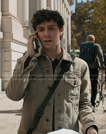 Teddy’s beige trucker jacket on Elsbeth