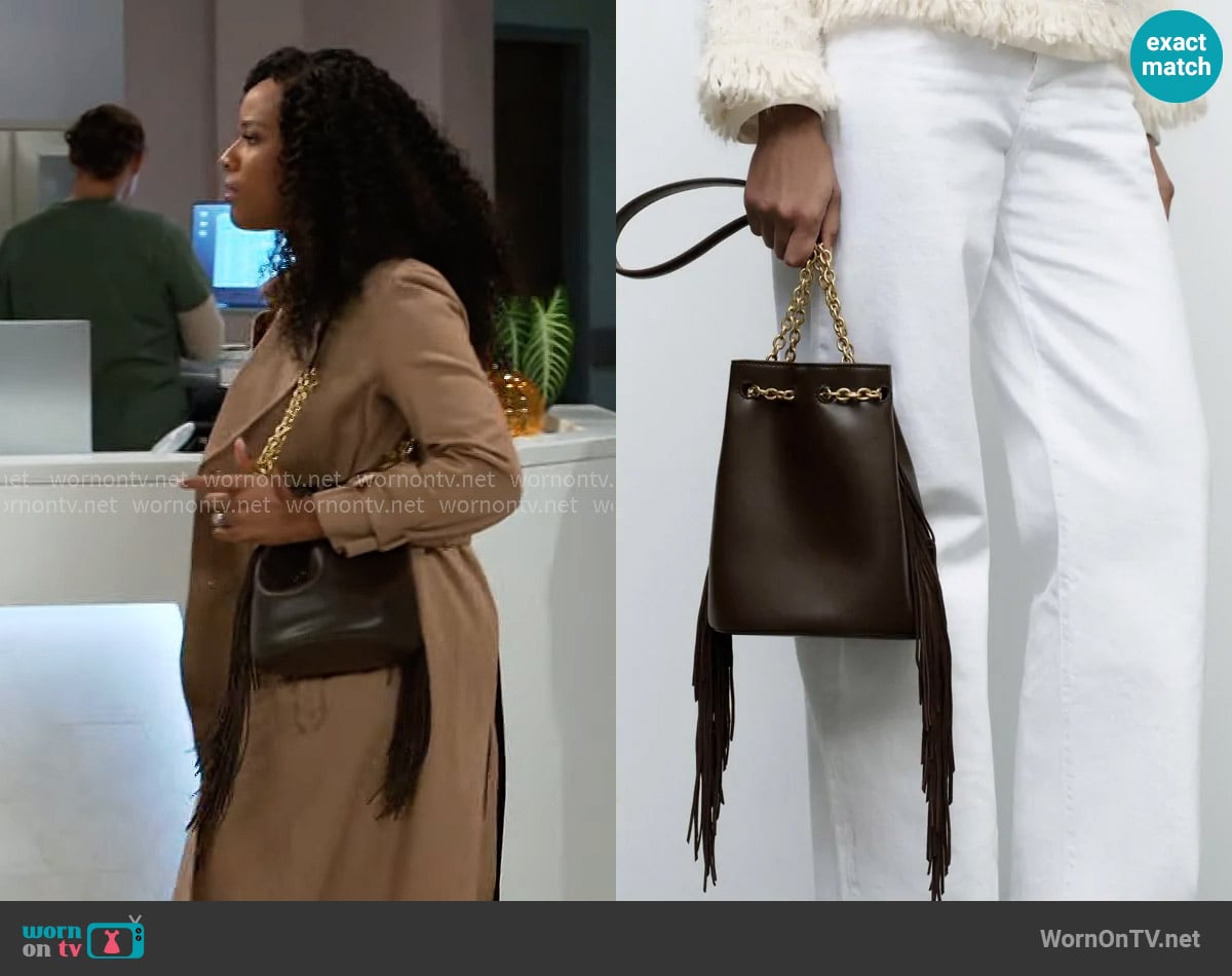 Zara Fringed Cylindrical Bucket Brown worn by Naomi Hamilton Hawthorne (Arielle Prepetit) on Beyond the Gates
