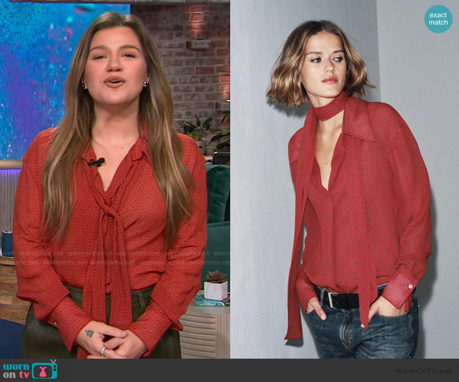 Zara Printed Blouse with Ties worn by Kelly Clarkson on The Kelly Clarkson Show