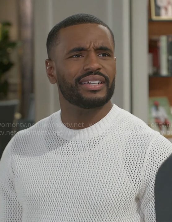 Andre’s white mesh knit sweater on Beyond the Gates