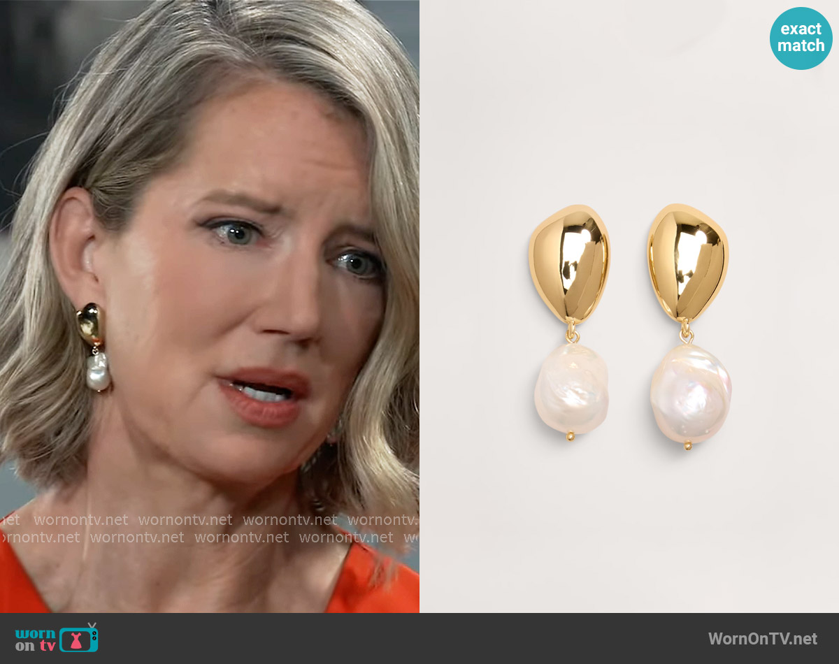 Aureus + Argent Telaio Pebble Pearl Earrings worn by Nina Reeves (Cynthia Watros) on General Hospital